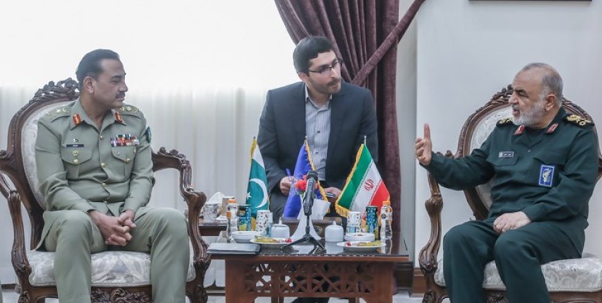 سرلشکر سلامی در دیدار فرمانده ارتش پاکستان: با گسترش همکاریها به حیات تروریستها پایان میدهیم