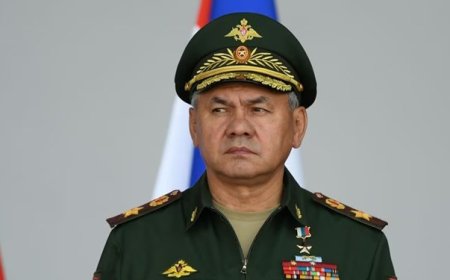 استقبال رسمی سرلشکر باقری از وزیر دفاع روسیه در تهران