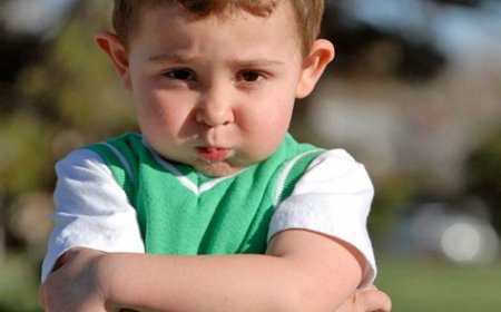 با کودکان مبتلا به لکنت زبان این رفتارها را نکنید!