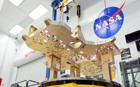 مهمانی ناسا برای دیدن مونتاژ اولین ماه‌نورد رباتیک