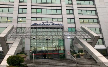 تحولات عجیب سیاستهای بهداشتی: از تبلیغ دو فرزندی تا ممنوعیت کاشت ناخن برای کادر درمان
