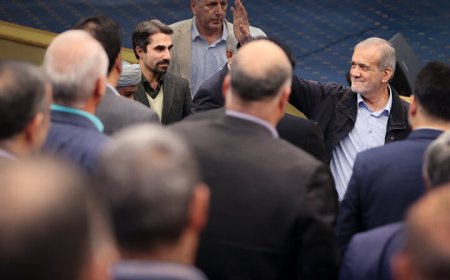 رئیس‌جمهور در بازدید از سازمان برنامه و بودجه: تحول در مدیریت و توزیع منابع اجتناب‌ناپذیر است