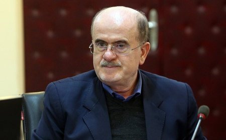 نقد لاهوتی به سیاست‌های اقتصادی: فروش نفت، تورم و نقدینگی را دامن زد / هشدار درباره تبعات استیضاح همتی