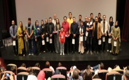 پنجمین جشنواره سینمایی پانیذ به مناسبت روز ملی سینما در هدیش مال برگزارشد.