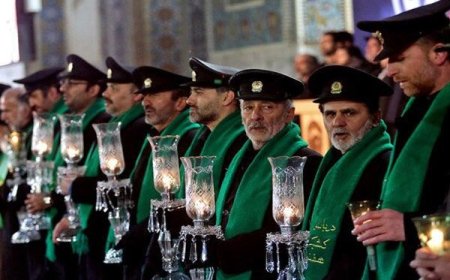 حضور خادمین حرم مطهر رضوی در مراسم شام غریبان پدر آذربایجان