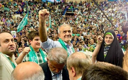 همایش انتخاباتی دکتر مسعود پزشکیان در برج میلاد تهران