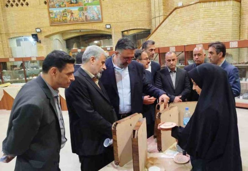 جلسه شورای راهبردی انتخاب شهرها و روستاهای ملی صنایع دستی برگزار شد.