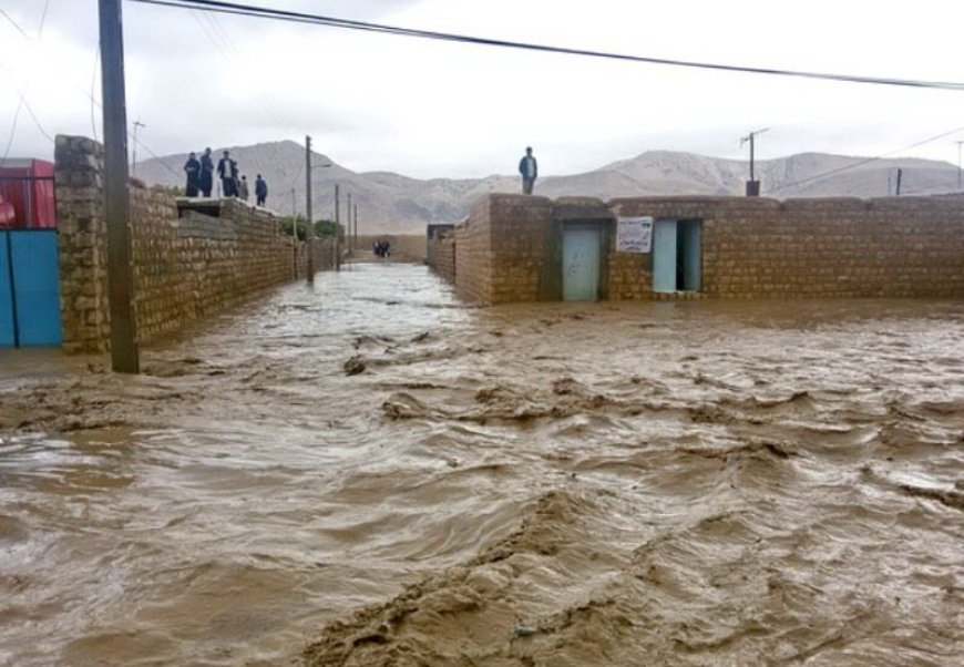 مسدود شدن مسیر روستای «آغبلاغ» سردشت پس از رانش زمین