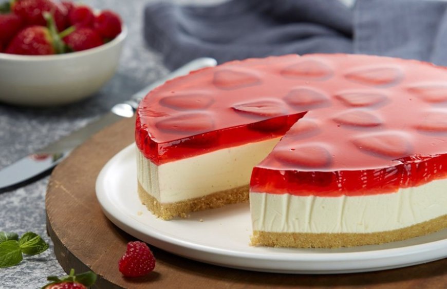 طرز تهیه چیزکیک توتفرنگی